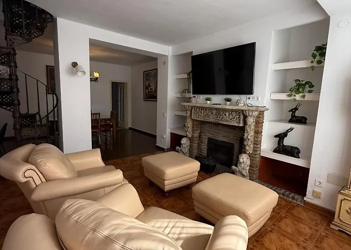 Mooi En Erg Ruim Appartement Met Een Openhaard Málaga