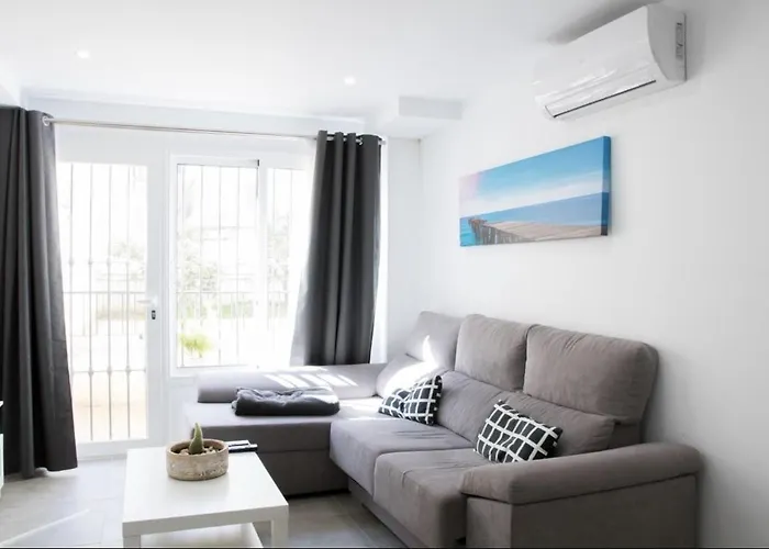 Málaga SEA Apartment Piscina - by N&N LUXE PROPERTIES