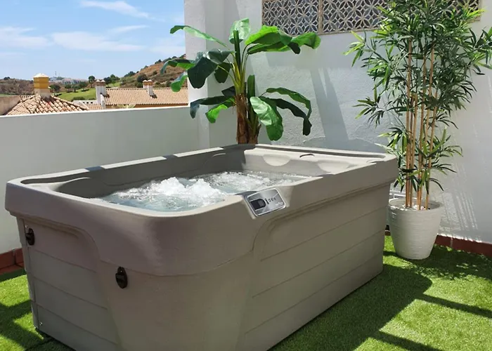 Apartamento L'envoûtement andalou, à la Cala de Mijas, jacuzzi privé chauffé Málaga