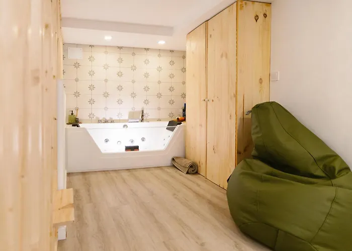 Apartamento Vintage Duplex With Jacuzzi Málaga
