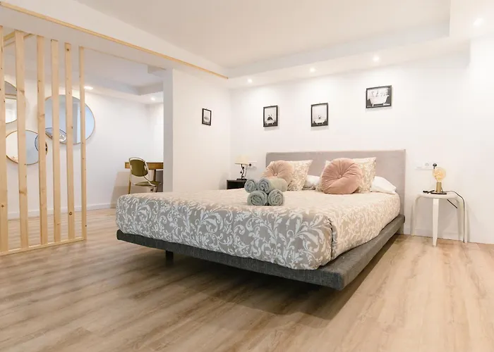 Apartamento Vintage Duplex With Jacuzzi Málaga