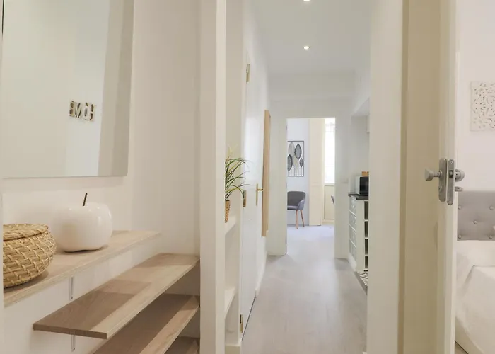 C93 - Trendy Two Bedrooms In Ollerias Málaga