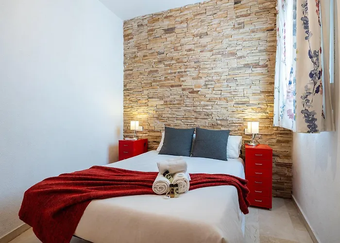 Charming Malaga Stay: Walk To Top Sights