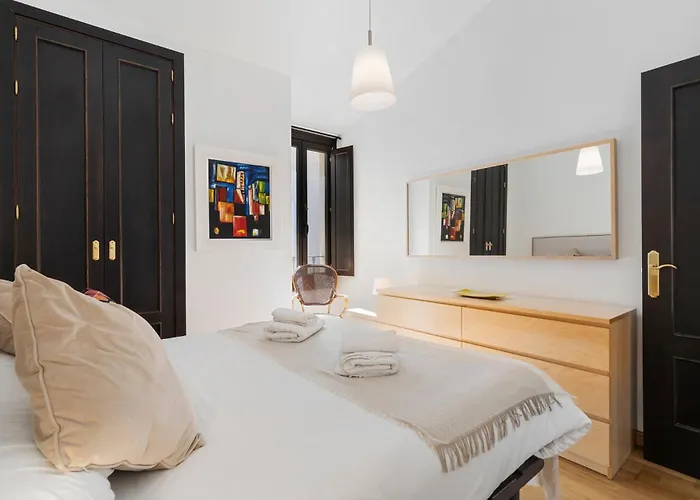 Céntrico Apartamento en Calle Carreteria - Málaga