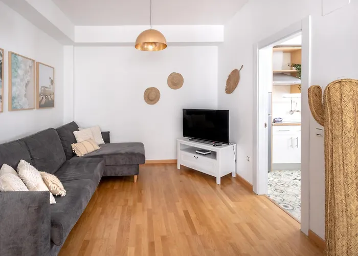 Agua MOANA SUITE Málaga