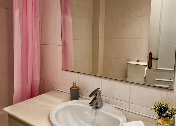 Cozy And Inexpensive Apartments Nearly Sea,Tennis,Bars And Other Málaga