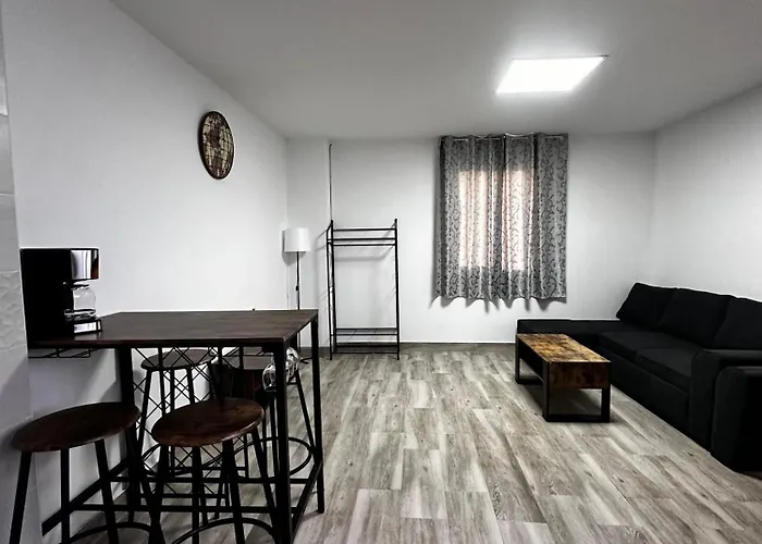 Málaga Urban Escape- Apartamento completo, 7 personas