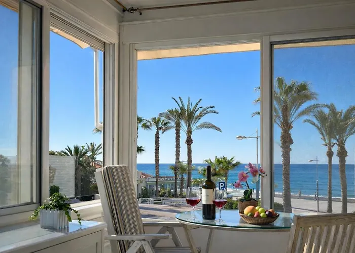 Casa caballito de Mar Frente a la playa Málaga