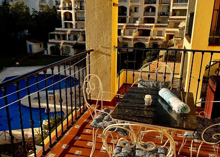 Cozy And Inexpensive Apartments Nearly Sea,Tennis,Bars And Other Málaga