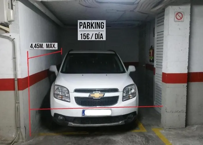 Apartamento La Farola Centro de Málaga con Parking 445 Max