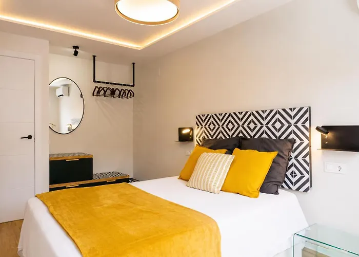 Apartamento Casa 2 Hab con Patio&Playa, Cerca Aeropuerto Málaga