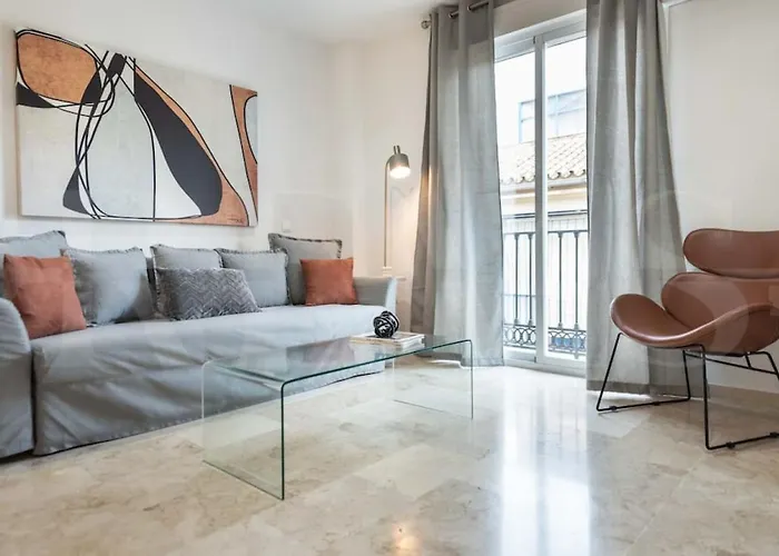 Lovely Duplex Near City Center Málaga