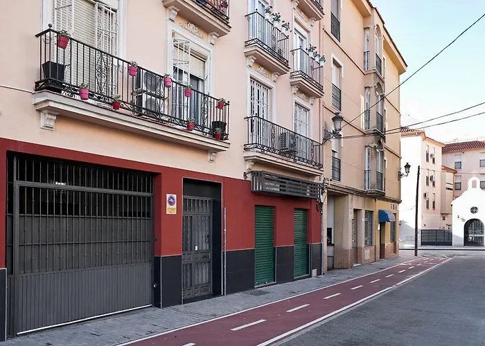 UrbanChicMalaga 3 Bedroom Spacious Quiet Historic Malaga Apt