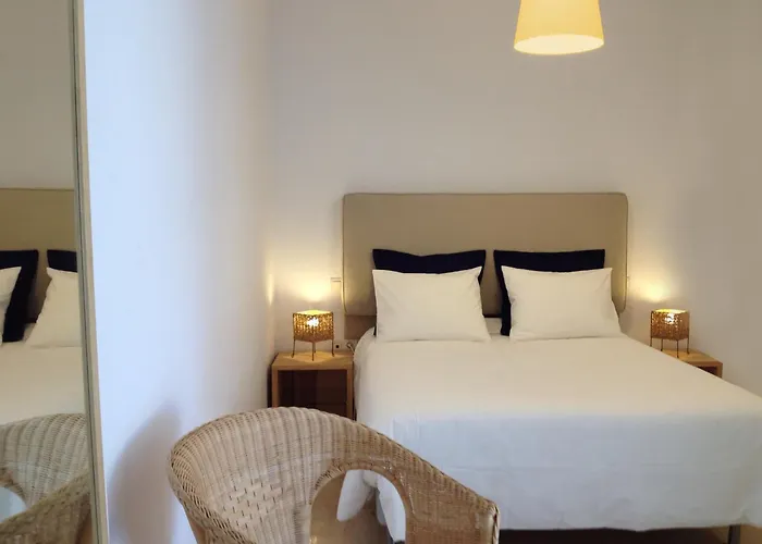Apartamentos Dona Carmen - Alojamiento En Malaga Capital