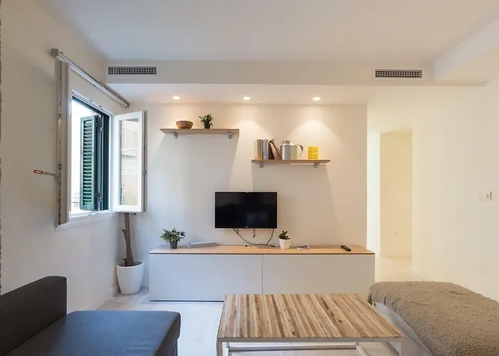 Gran Apartamento En El Centro Historico Con Parking Gratuito 4 Habitaciones Por Keywise Málaga