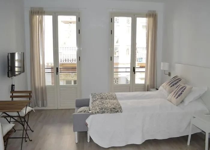 Modern studio flat close to Plaza Merced Málaga